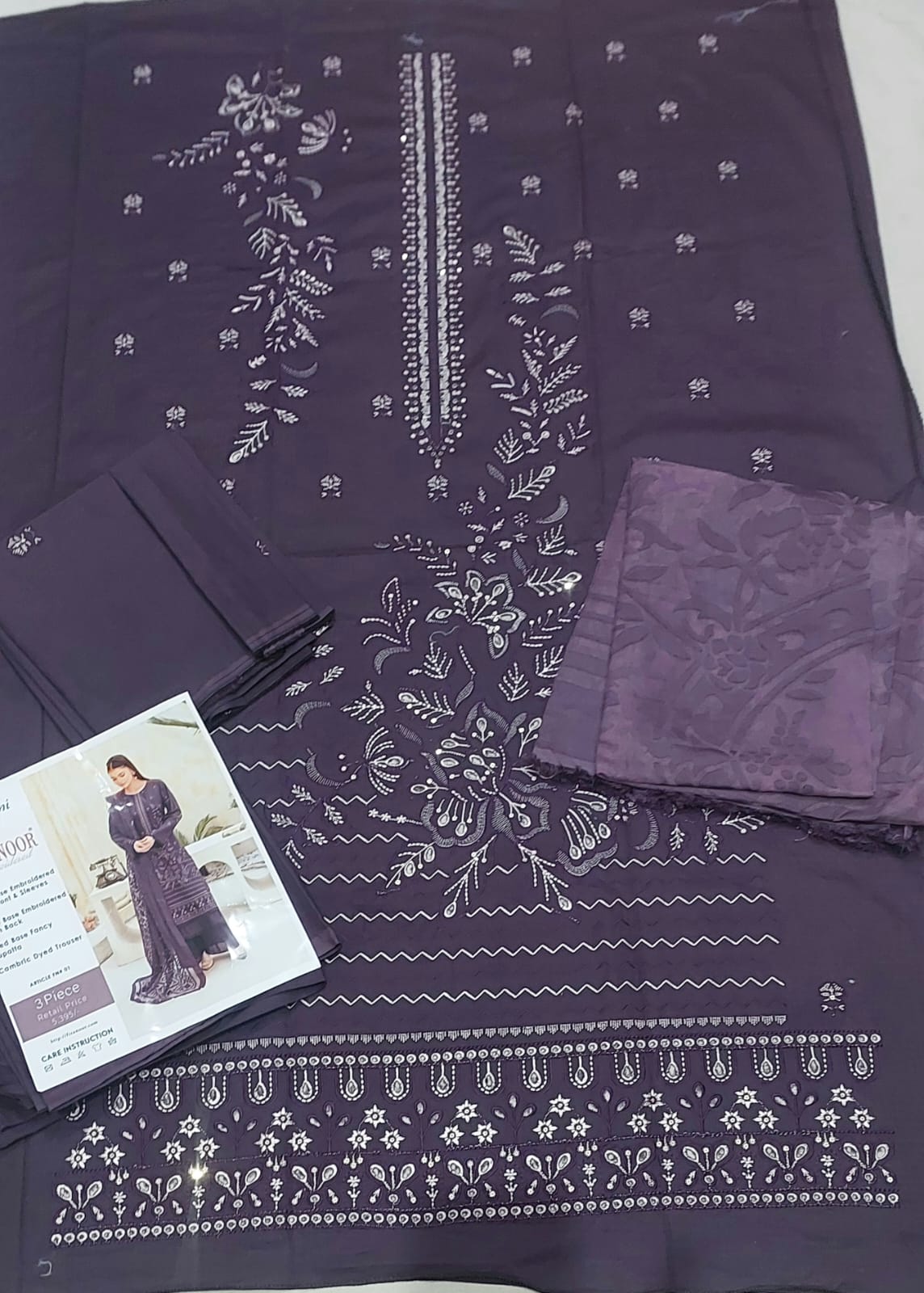 Fizza Noor Chashni Embroidered Lawn 3 piece