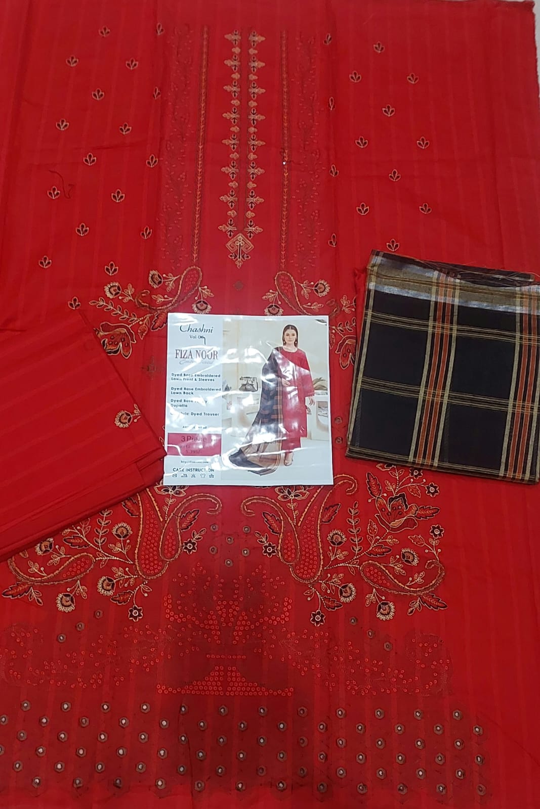 Fizza Noor Chashni Embroidered Lawn 3 piece